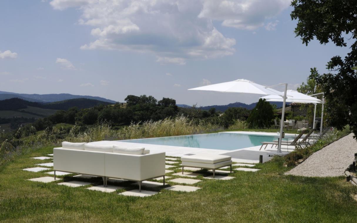 villa-siena-tuscany-italy-pool-countryside-mugnello-swim (11).jpg