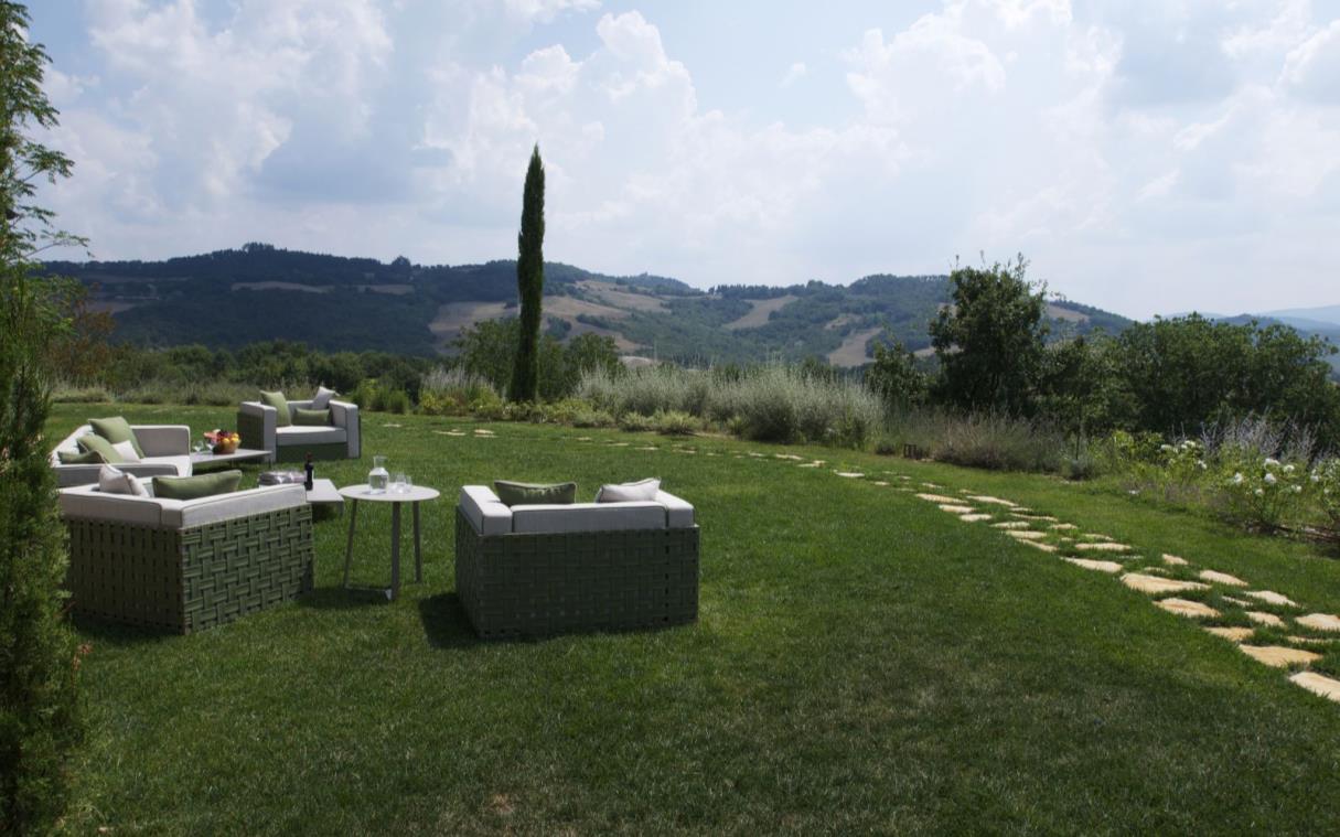 villa-siena-tuscany-italy-pool-countryside-mugnello-out-liv (8).jpg