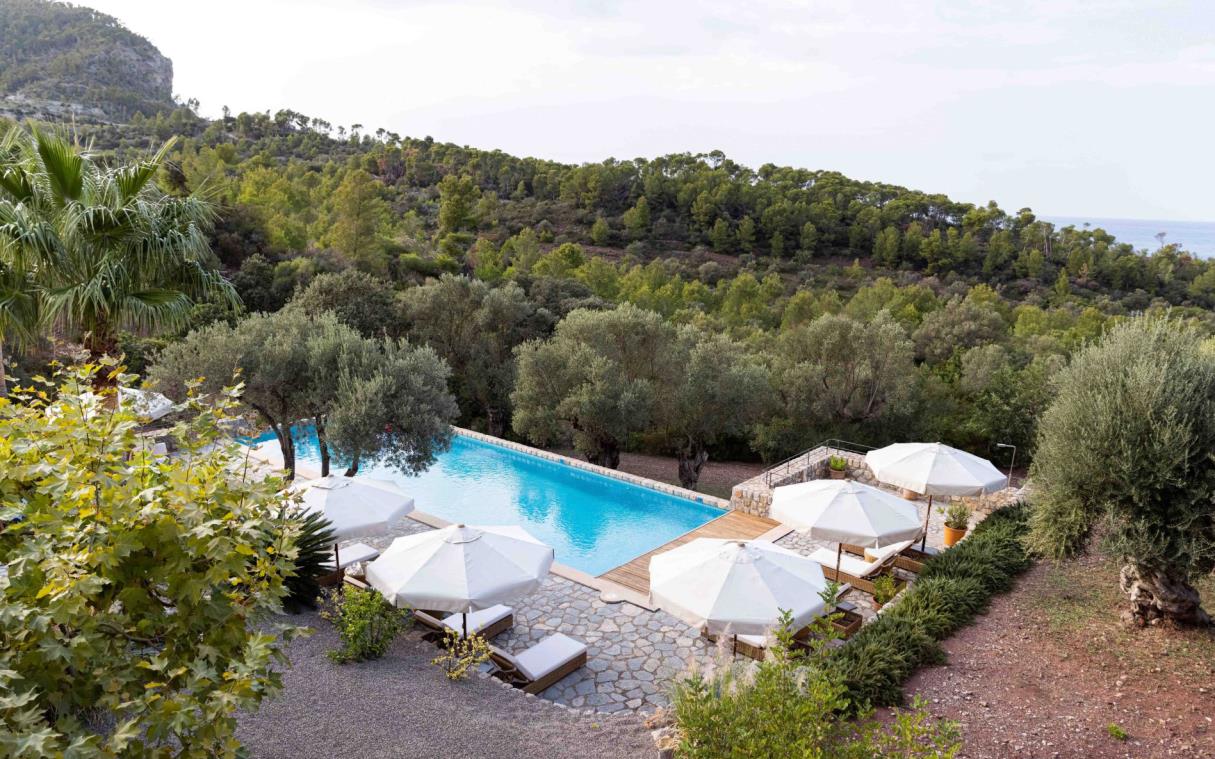 villa-mallorca-balearic-islands-spain-luxury-pool-sa-terra-rotja-swim (3)