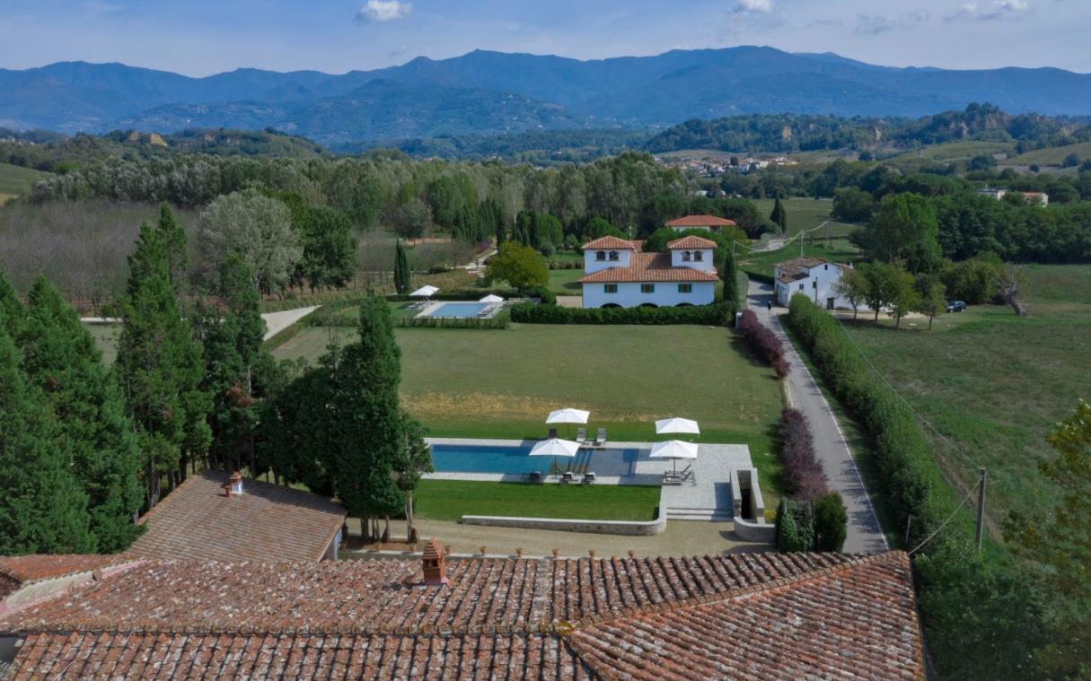 villa-florence-tuscany-italy-countryside-pool-viesca-aer (1).jpg
