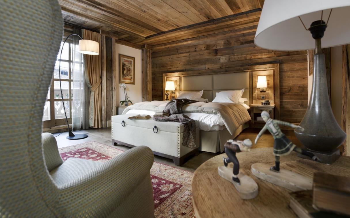 chalet-courchevel-french-alps-france-luxury-pool-spa-ormello-bed (1).jpg