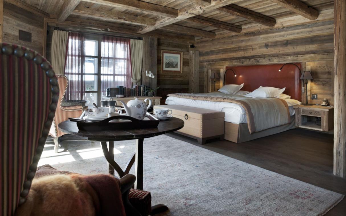 chalet-courchevel-french-alps-france-luxury-pool-spa-ormello-bed-1.jpg