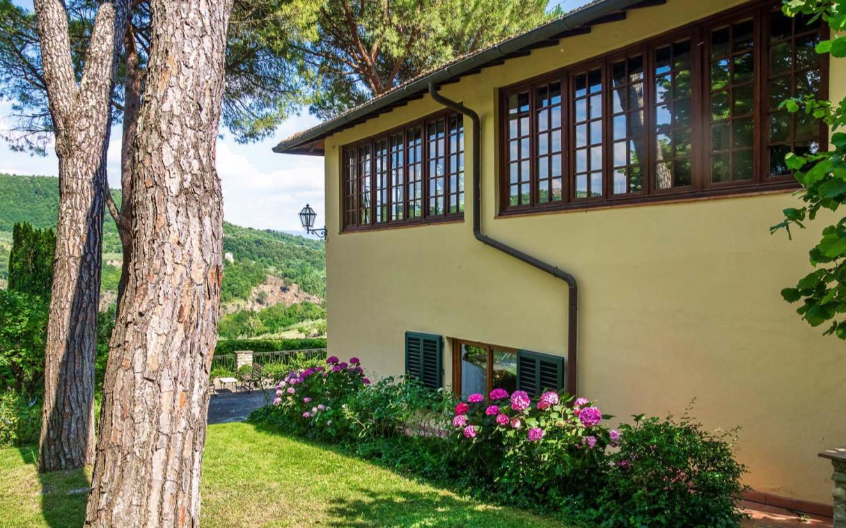 villa-florence-tuscany-italy-luxury-countryside-il-sogno-gar.jpg