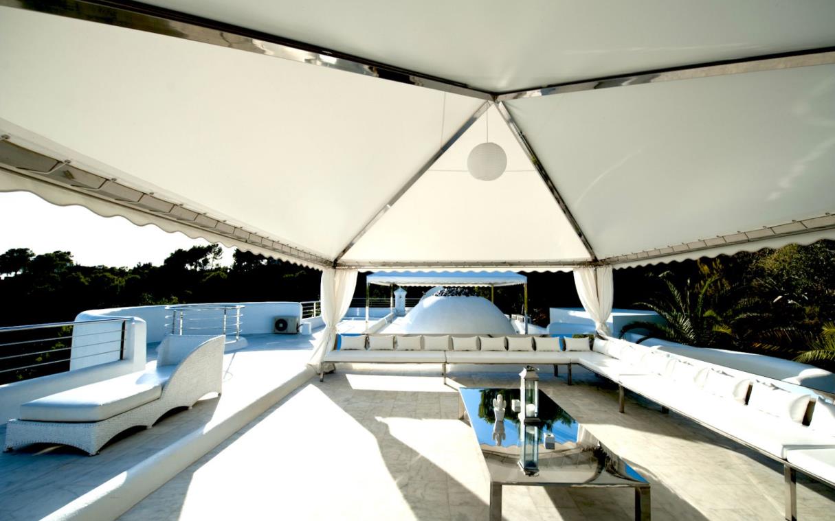 villa-calla-jondal-ibiza-spain-luxury-pool-staff-rica-ter (2).jpg
