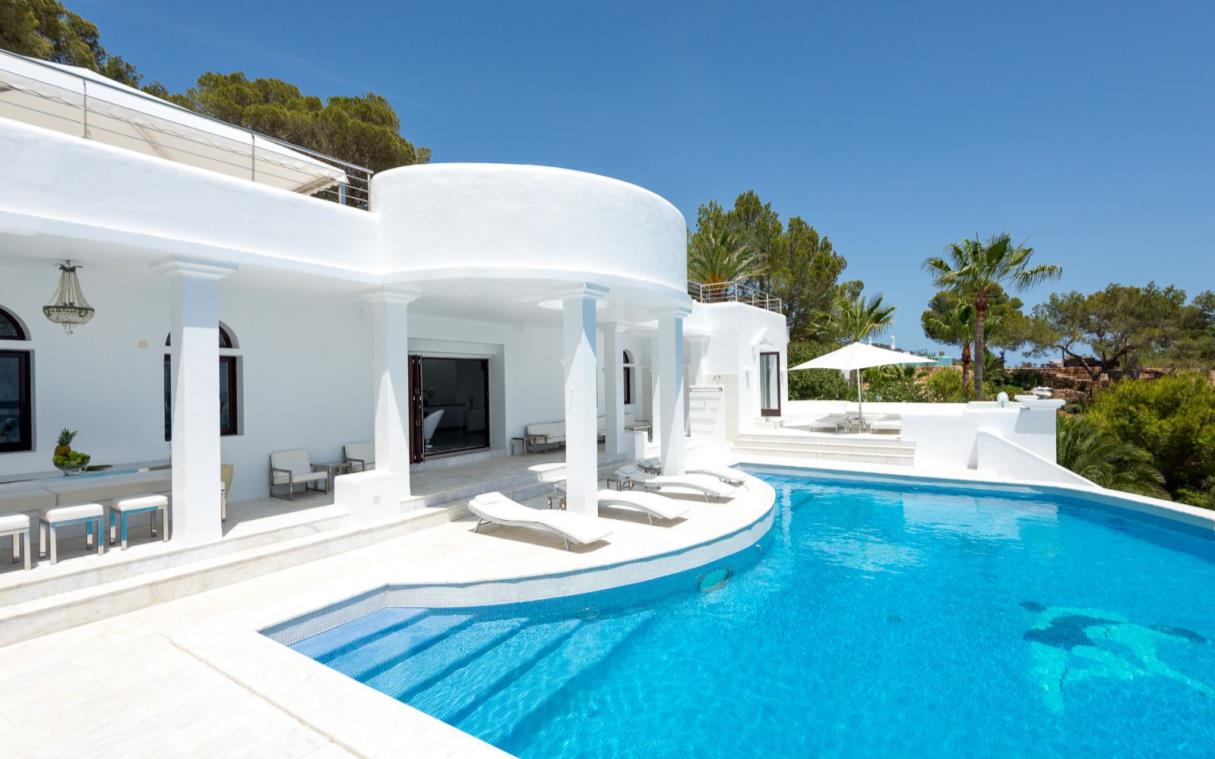 villa-calla-jondal-ibiza-spain-luxury-pool-staff-rica-swim (4).jpg
