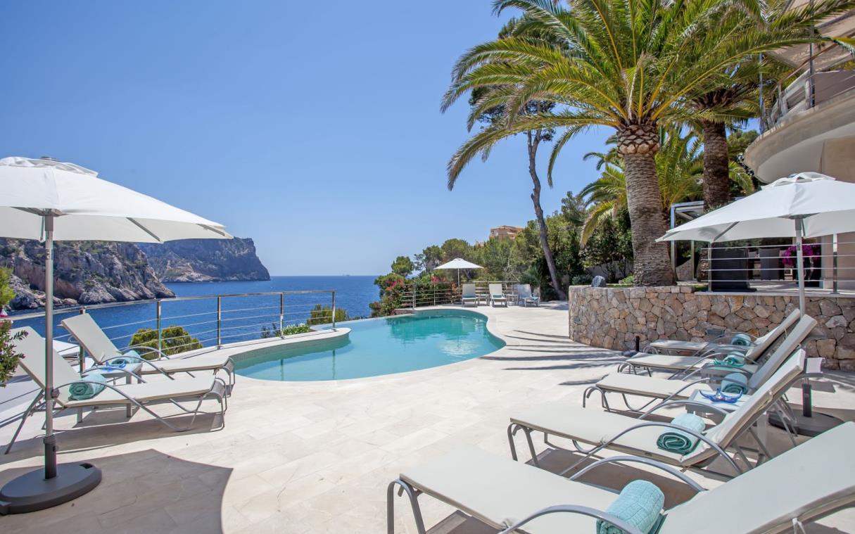 villa-mallorca-port-andratx-spain-luxury-mooring-private-access-sea-pool-kerida-poo-1.jpg