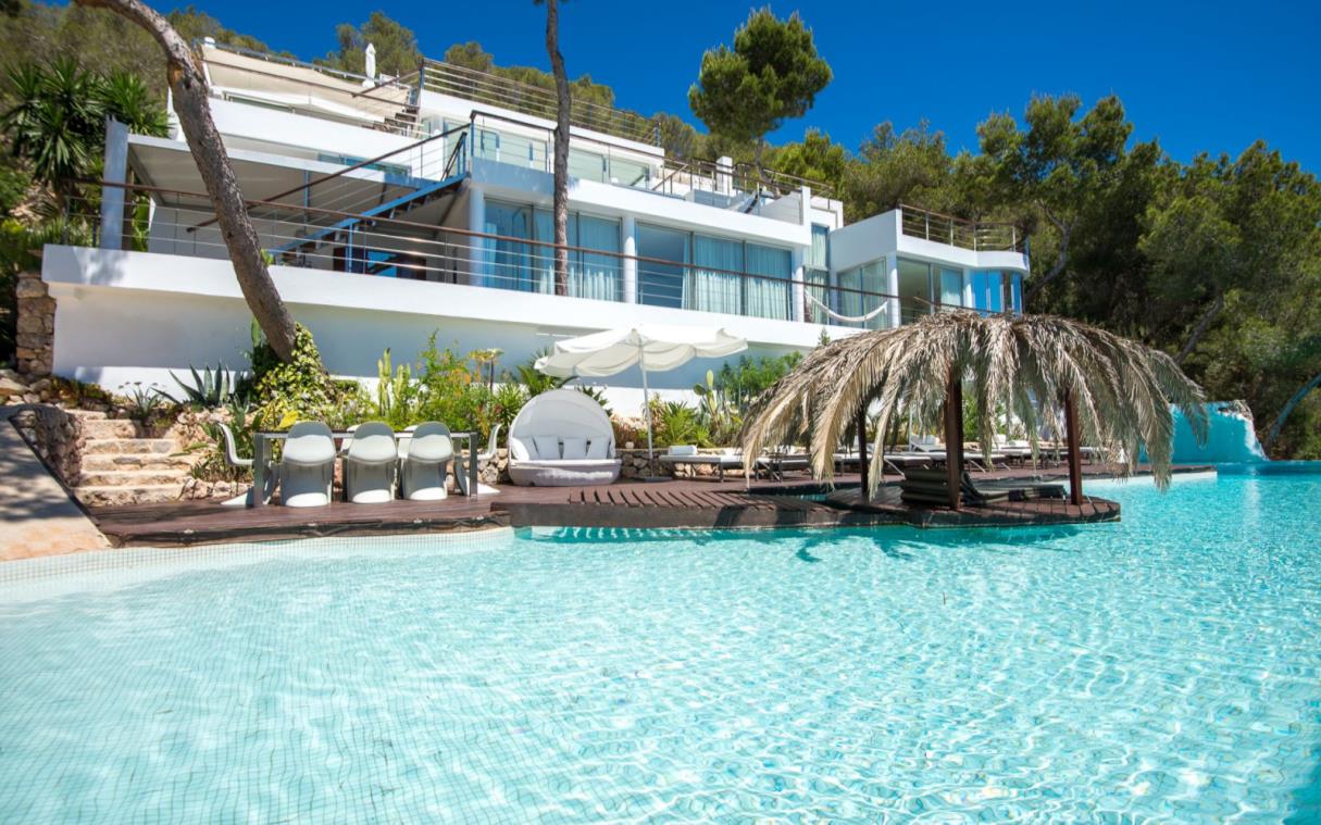 villa-ibiza-balearic-islands-jacuzzi-modern-pool-luxury-roca-cov.jpg