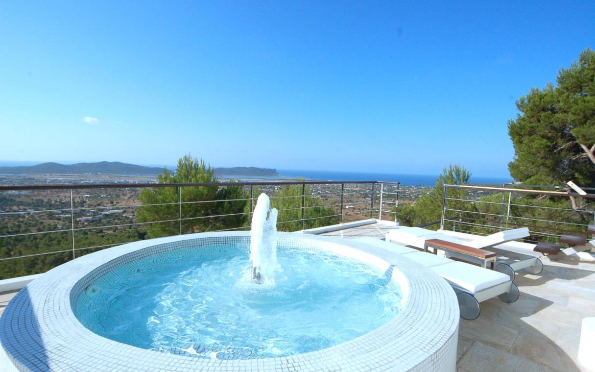 villa-ibiza-balearic-islands-jacuzzi-modern-pool-luxury-roca-jac.jpg