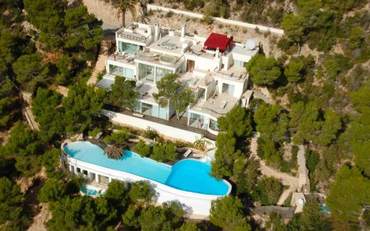 villa-ibiza-balearic-islands-jacuzzi-modern-pool-luxury-roca-cov (2).jpg