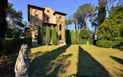 villa-siena-tuscany-italy-luxury-swimming-parco-del-principe-ext.jpg