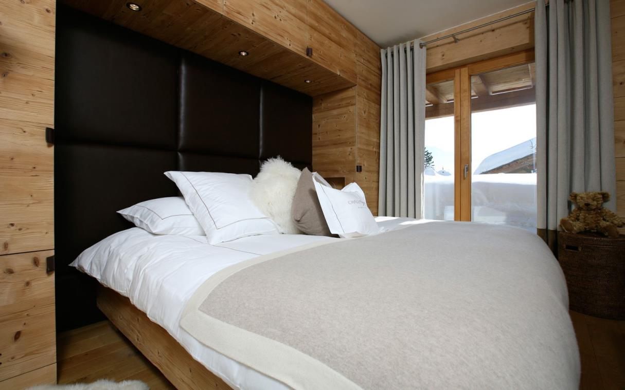 chalet-verbier-swiss-alps-switzerland-luxury-ski-spa-bed (4).jpg