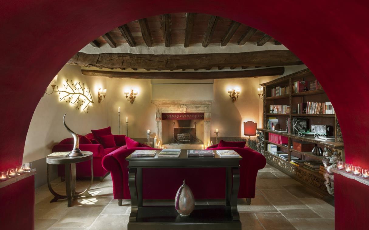villa-pienza-tuscany-val-d'orcia-pool-wine-cellar-luxury-l'olmo-liv-2.jpg