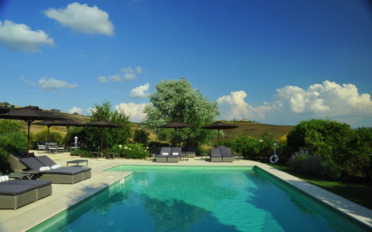 villa-pienza-tuscany-val-d'orcia-pool-wine-cellar-luxury-l'olmo-poo-1.JPG