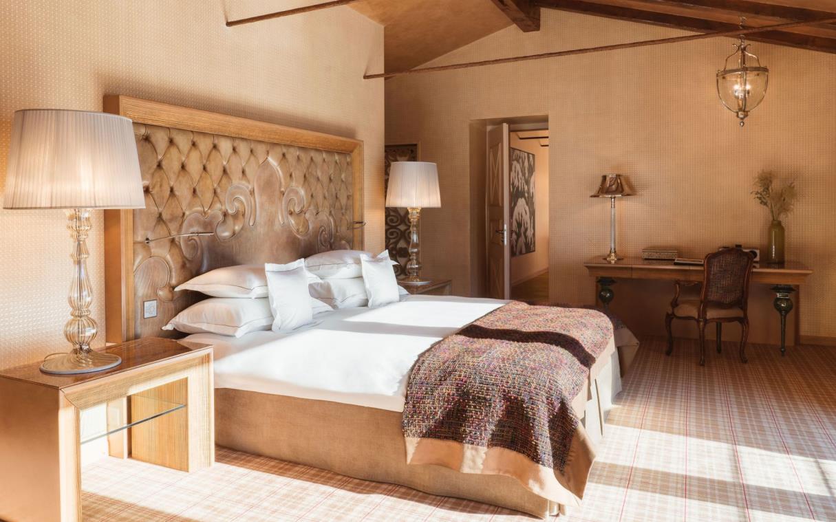 apartment-st-moritz-switzerland-luxury-ski-carlton-penthouse-bed (2)