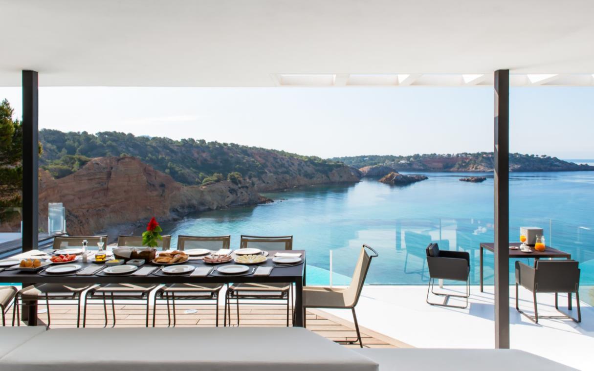 villa-ibiza-baleriac-spain-luxury-waterfront-infinity-out-din (6).jpg