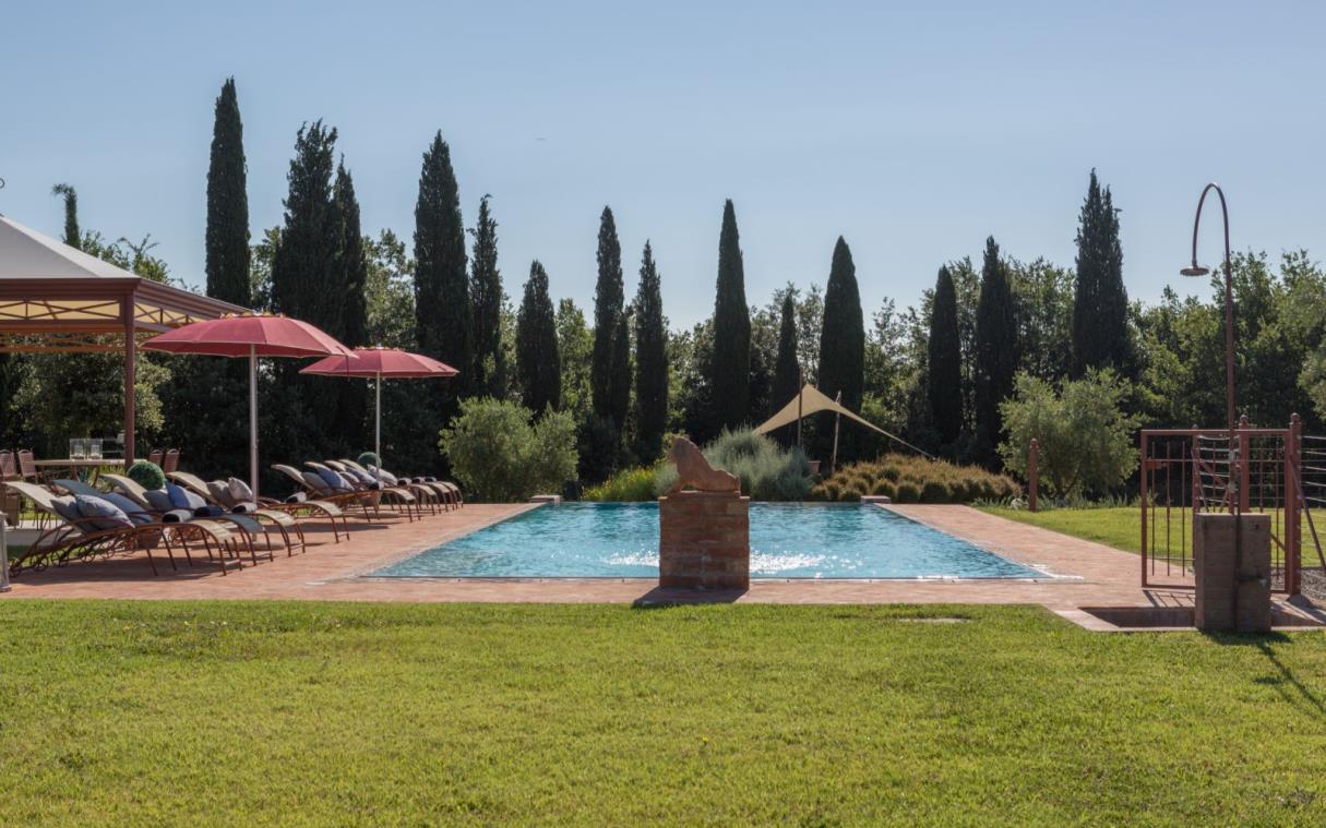 villa-siena-tuscany-countryside-pool-views-luxury-lestra-pool (4).jpg