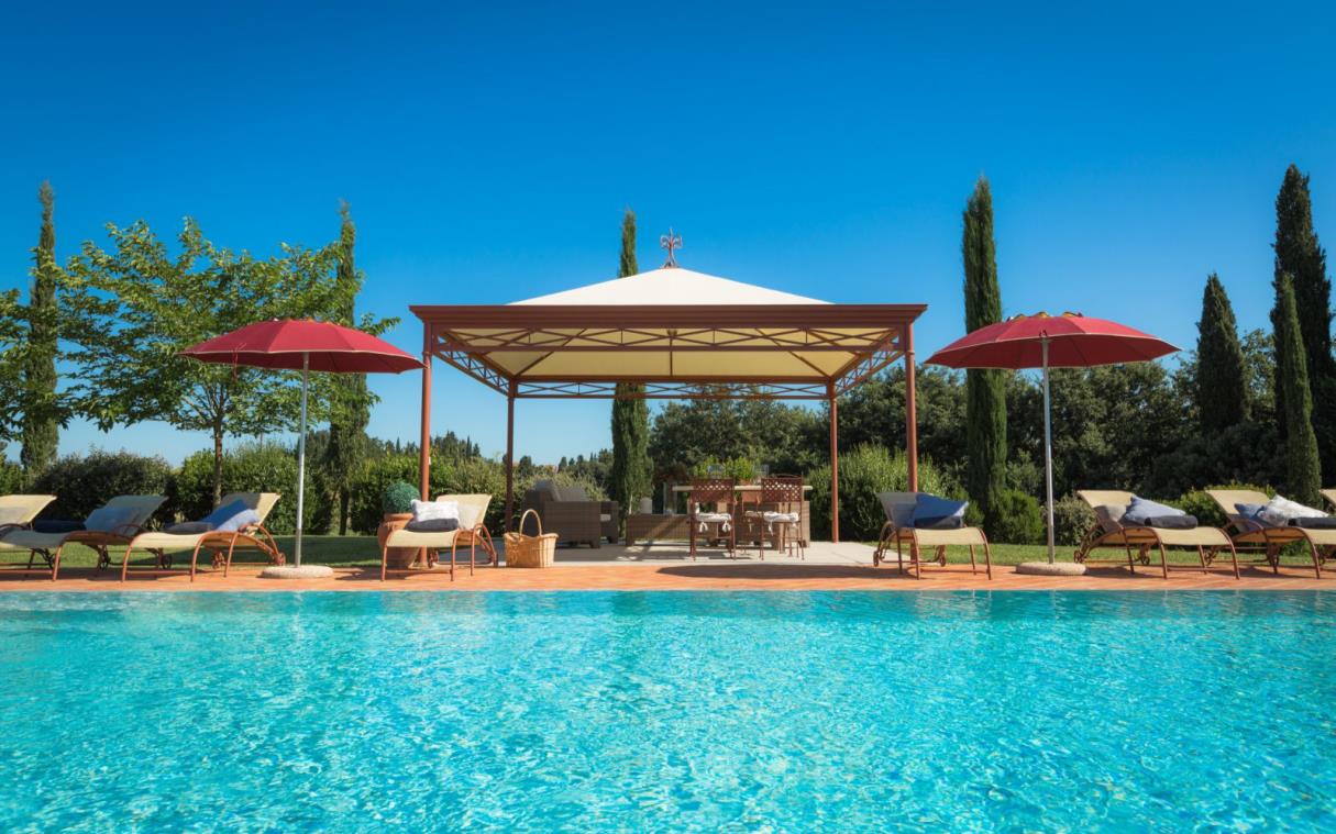 villa-siena-tuscany-countryside-pool-views-luxury-lestra-pool (9).jpg