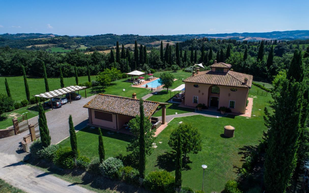 villa-siena-tuscany-countryside-pool-views-luxury-lestra-ext (5).jpg