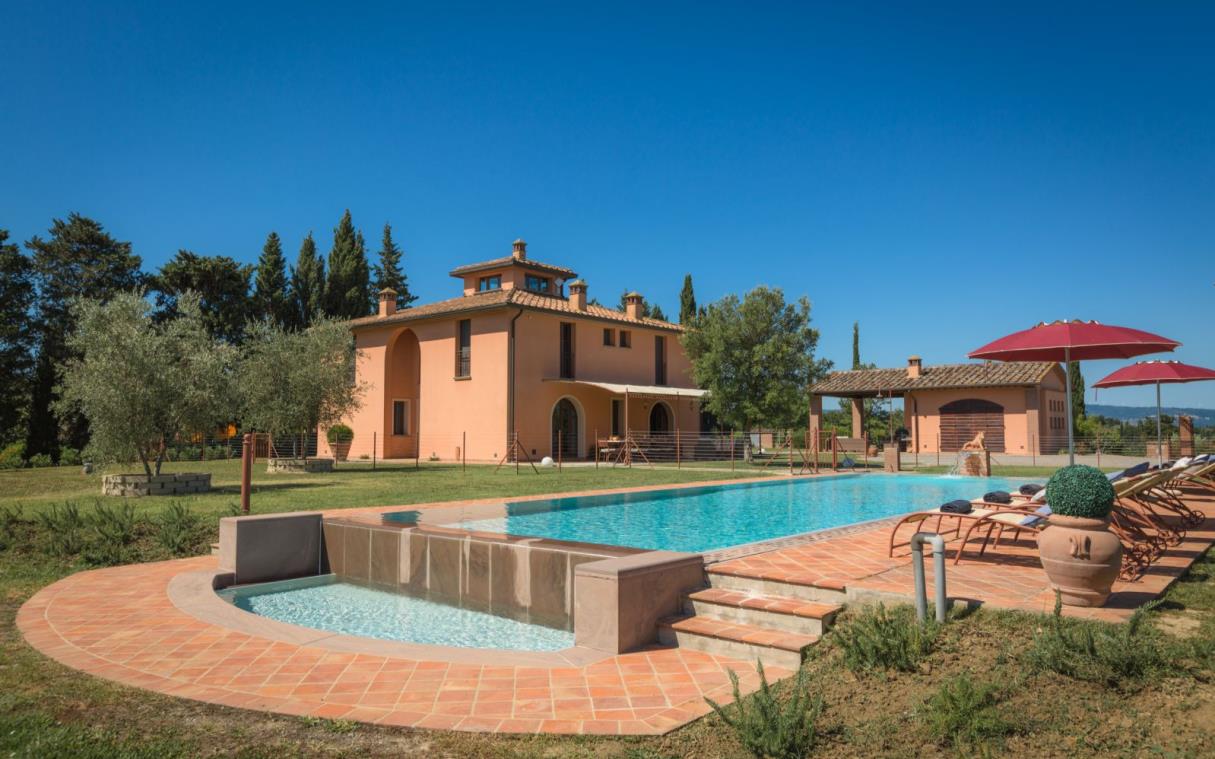 villa-siena-tuscany-countryside-pool-views-luxury-lestra-pool (11).jpg