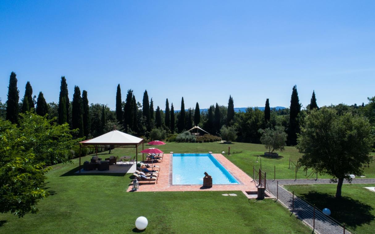 villa-siena-tuscany-countryside-pool-views-luxury-lestra-ext (4).jpg