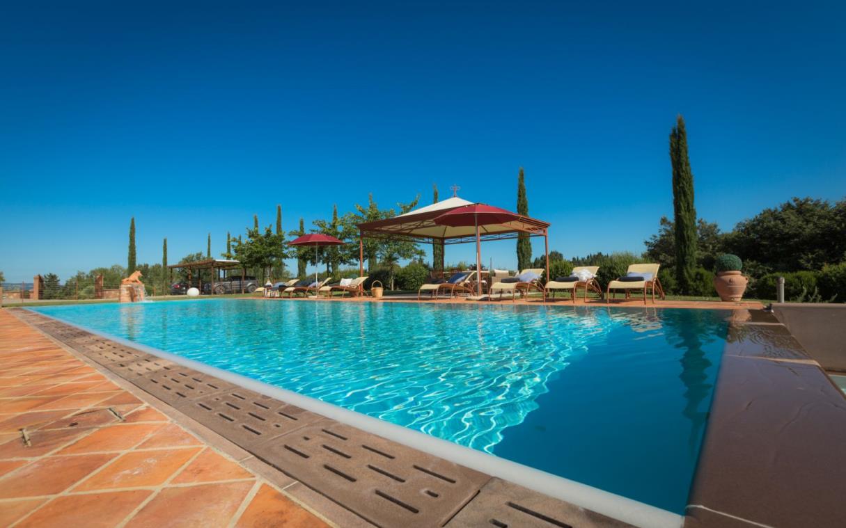villa-siena-tuscany-countryside-pool-views-luxury-lestra-pool (8).jpg