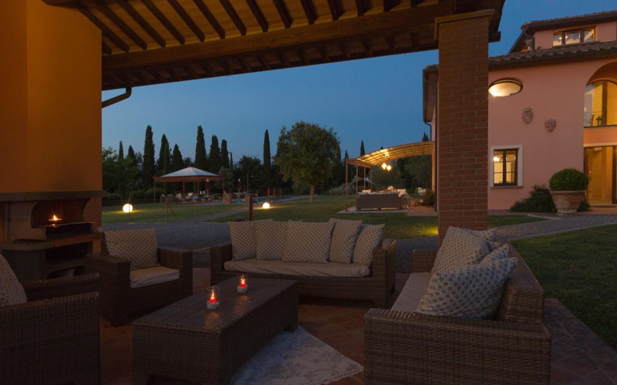 villa-siena-tuscany-countryside-pool-views-luxury-lestra-out-liv (7).jpg