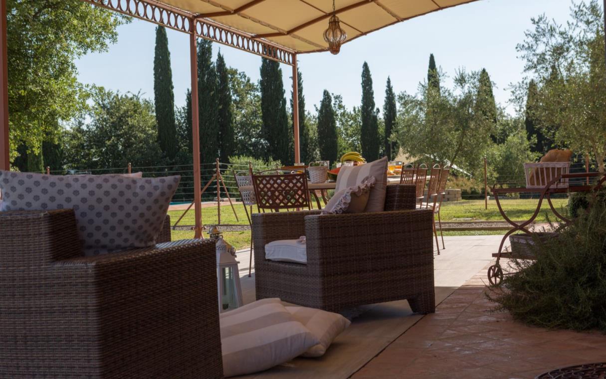 villa-siena-tuscany-countryside-pool-views-luxury-lestra-out-liv.jpg