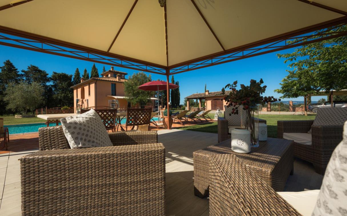 villa-siena-tuscany-countryside-pool-views-luxury-lestra-out-liv (3).jpg