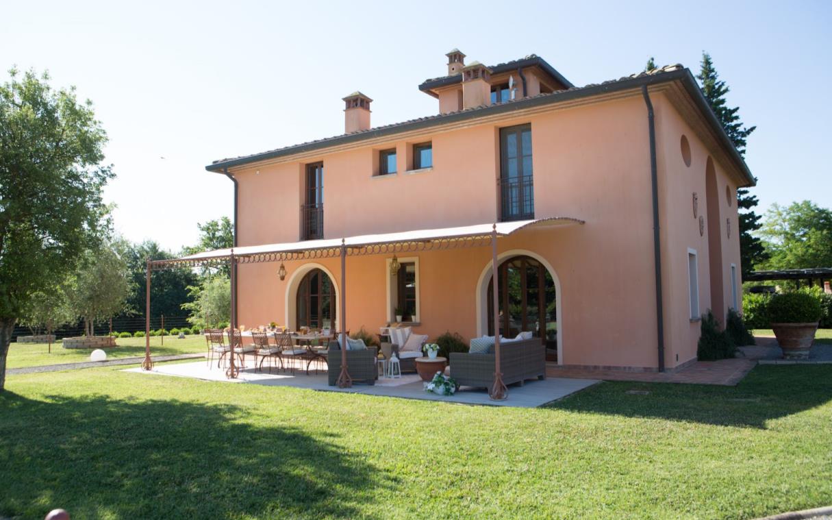 villa-siena-tuscany-countryside-pool-views-luxury-lestra-ext (11).jpg