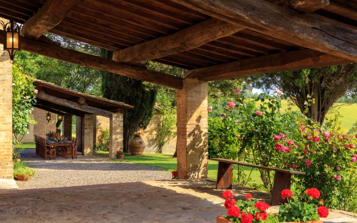 villa-siena-tuscany-italy-luxury-pool-montesoli-ext (4).jpg