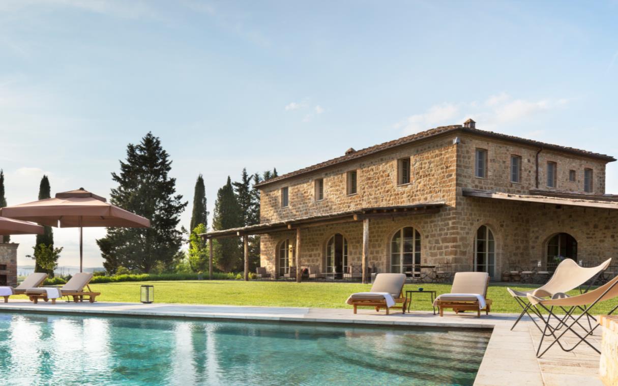 villa-siena-tuscany-italy-luxury-pool-countryside-oddi-swim (1 b).jpg