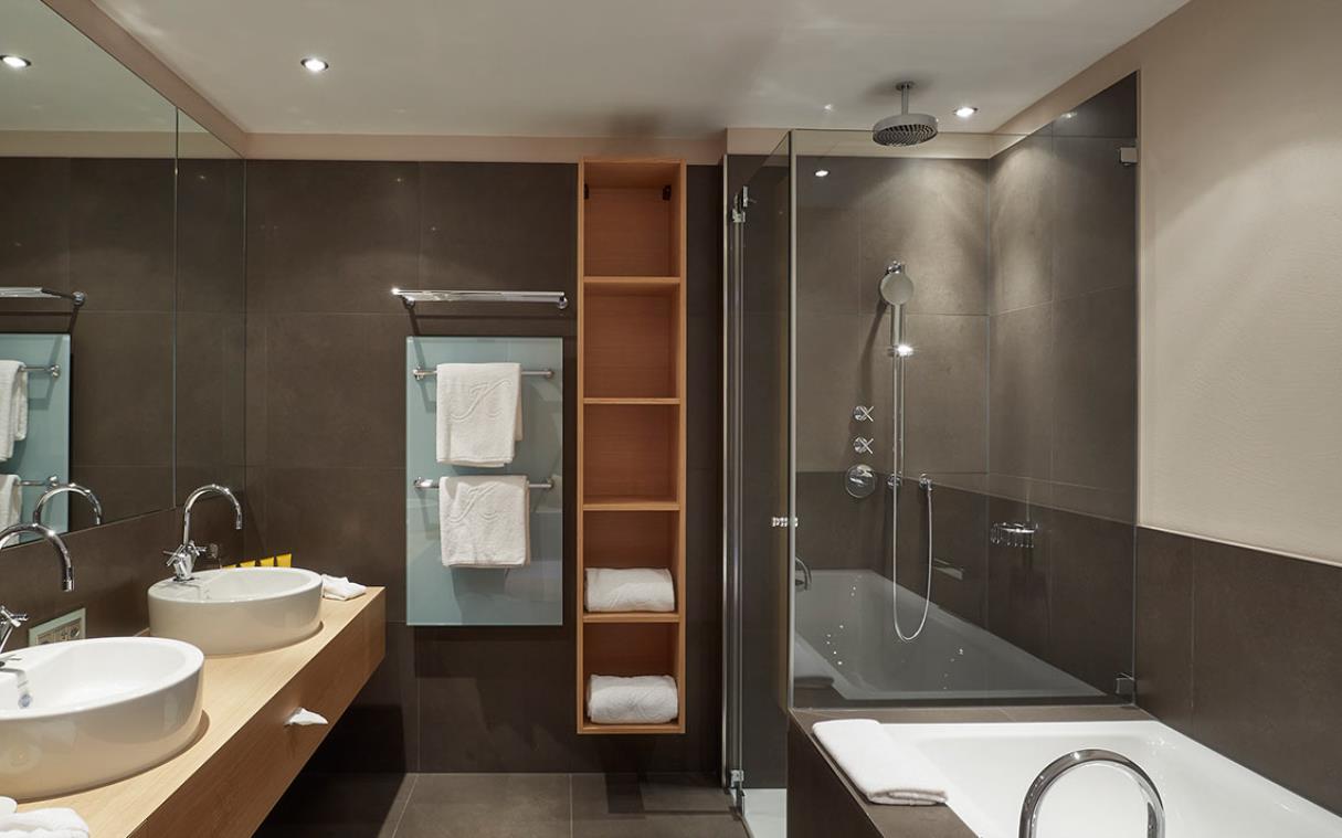 apartment-st-moritz-switzerland-luxury-spa-piz-bellavista-bath (1).jpg