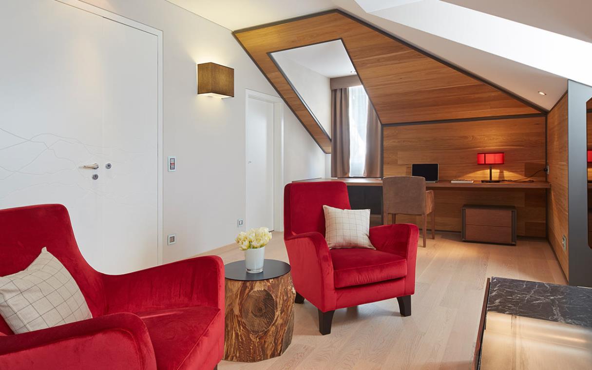 apartment-st-moritz-switzerland-luxury-spa-piz-bellavista-bed (5).jpg