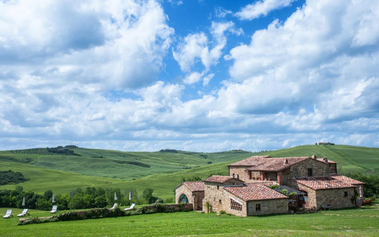 villa-pienza-tuscany-italy-luxury-countryside-privata-ext-4.jpg
