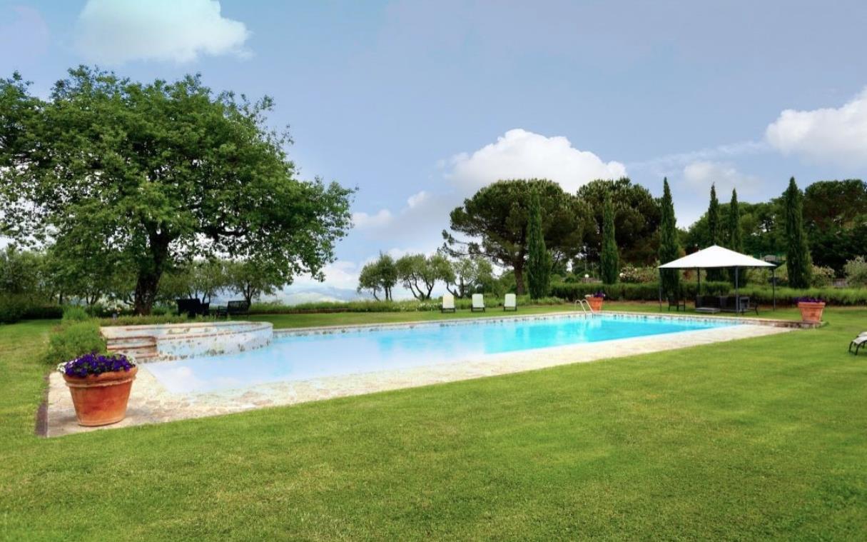 villa-chianti-siena-tuscany-italy-pool-luxury-serravalle-swim (5).jpg