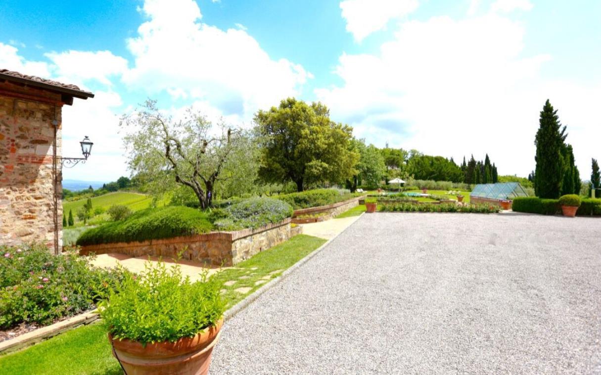 villa-chianti-siena-tuscany-italy-pool-luxury-serravalle-ext (1).jpg