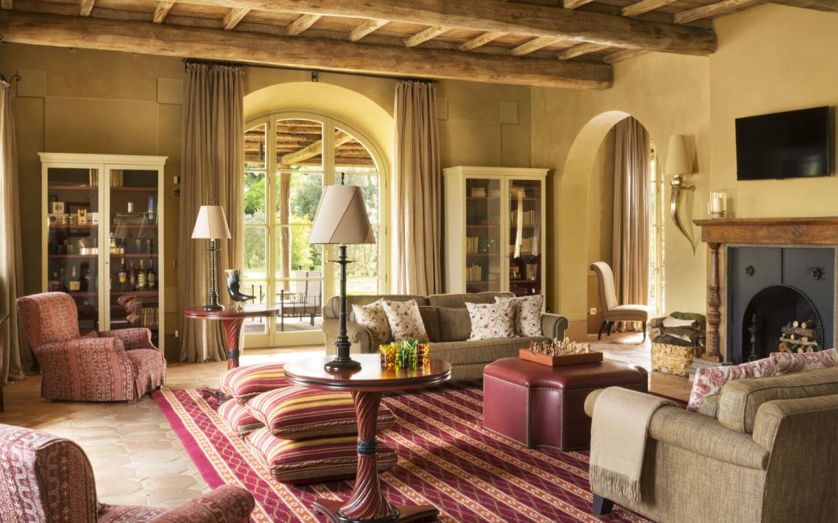 villa-siena-tuscany-italy-luxury-pool-castiglion-bosco-stabbi-lou (4).jpg