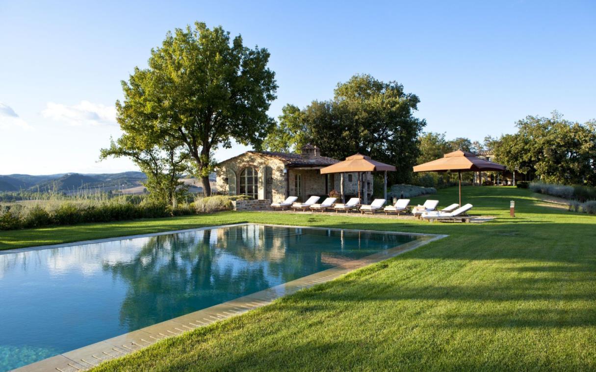 villa-siena-tuscany-italy-luxury-pool-castiglion-bosco-stabbi-COV.jpg