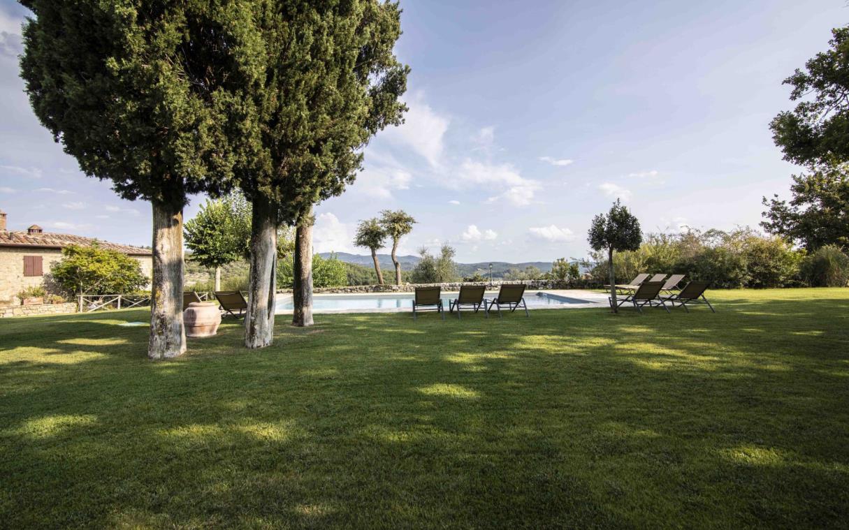 Villa Chianti Tuscany Vineyards Pool Gardens Luxury Vertine Swim 6