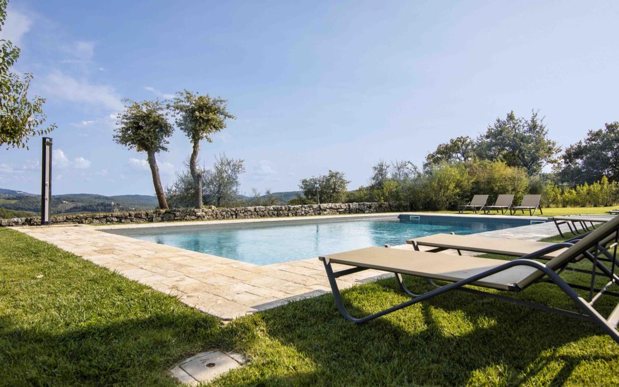 Villa Chianti Tuscany Vineyards Pool Gardens Luxury Vertine Swim 7