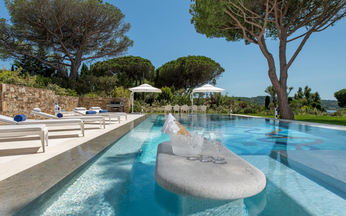 villa-st.tropez-france-cote-d'azur-privacy-luxury-views-canoubwest-pool-2.jpg