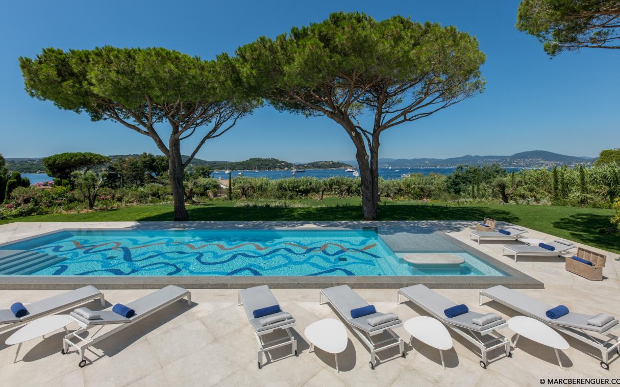 villa-st.tropez-france-cote-d'azur-privacy-luxury-views-canoubwest-pool-1.jpg