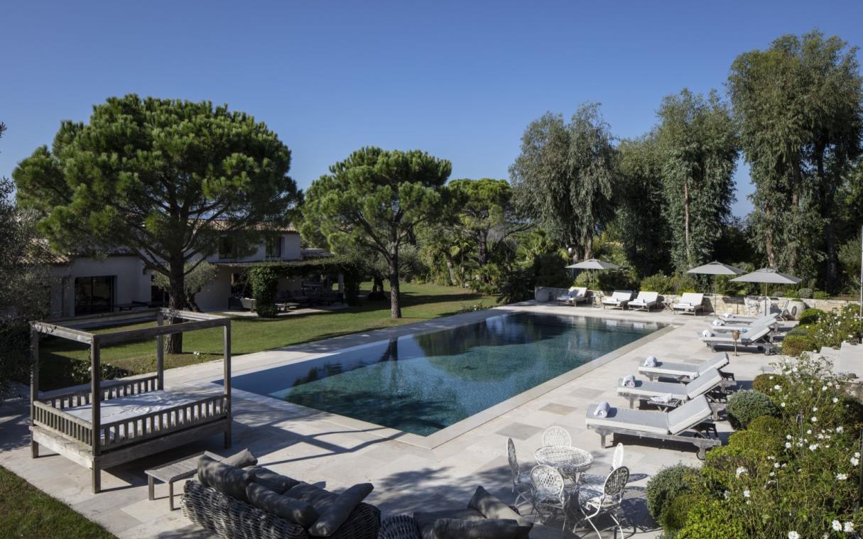 villa-st-tropez-france-luxury-pool-gardens-games-dreamland-pool (31).jpg