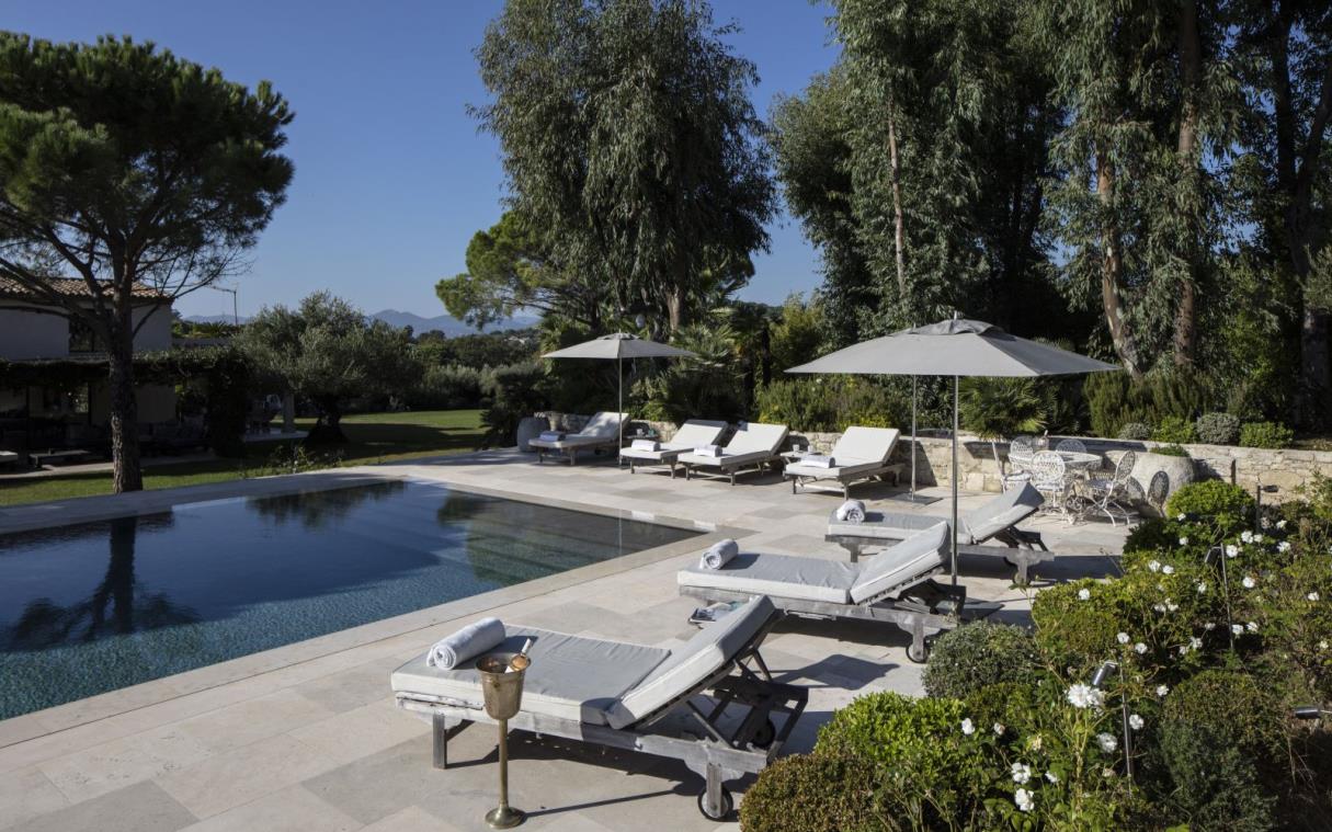 villa-st-tropez-france-luxury-pool-gardens-games-dreamland-pool (19).jpg