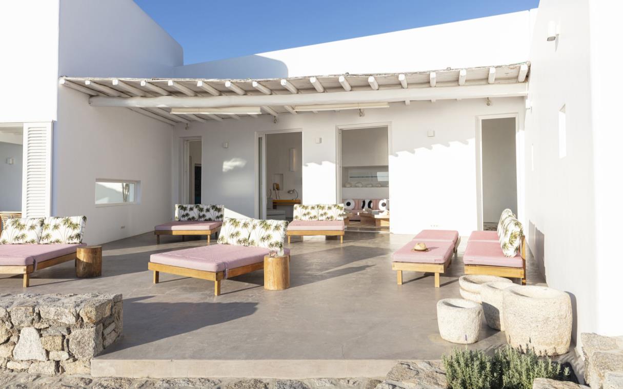 villa-mykonos-cyclades-greece-pool-luxury-big-blue-beach-house-out-liv