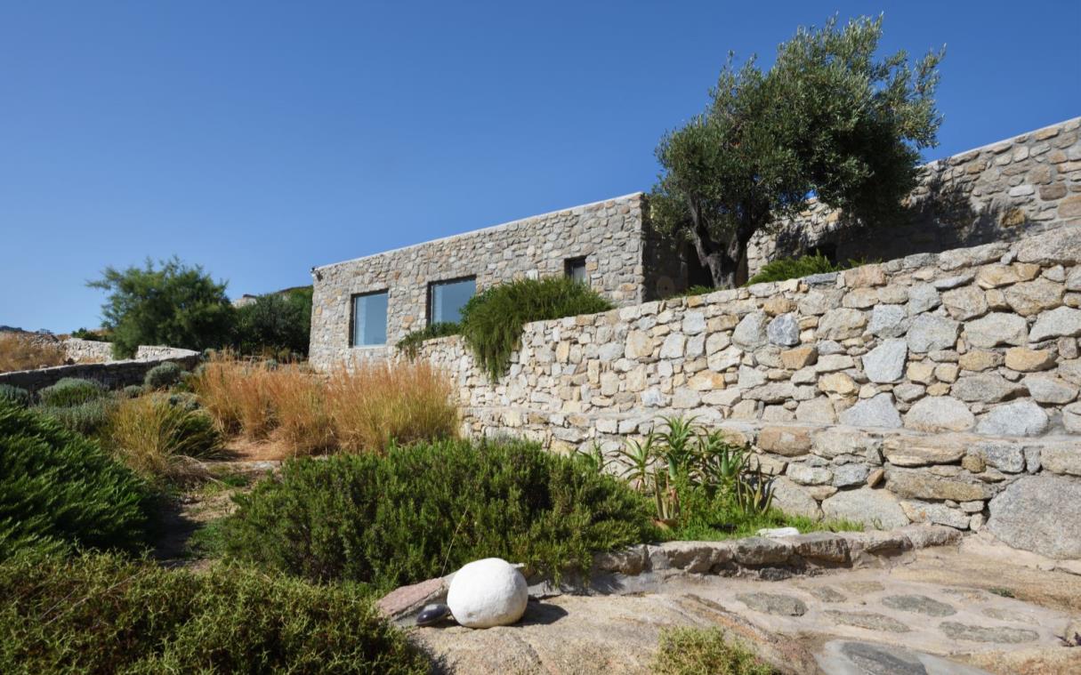 villa-mykonos-cyclades-greece-pool-luxury-big-blue-beach-gar (3).jpg