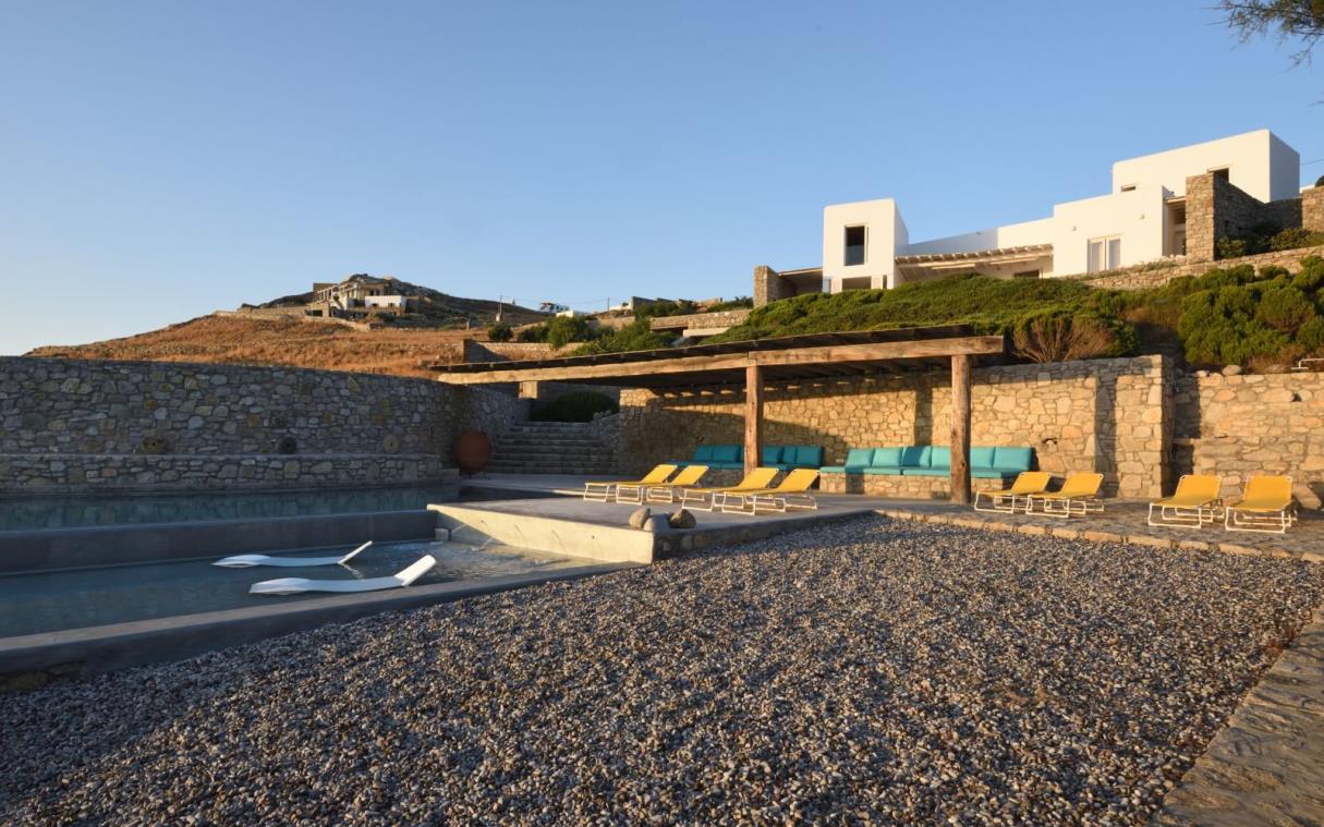 villa-mykonos-cyclades-greece-pool-luxury-big-blue-beach-swim (15).jpg