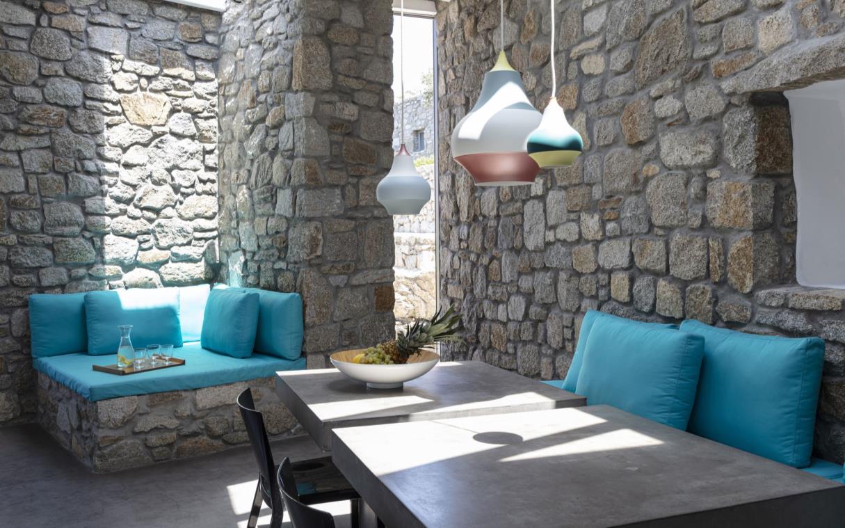 villa-mykonos-cyclades-greece-pool-luxury-big-blue-beach-house-out-din (2)