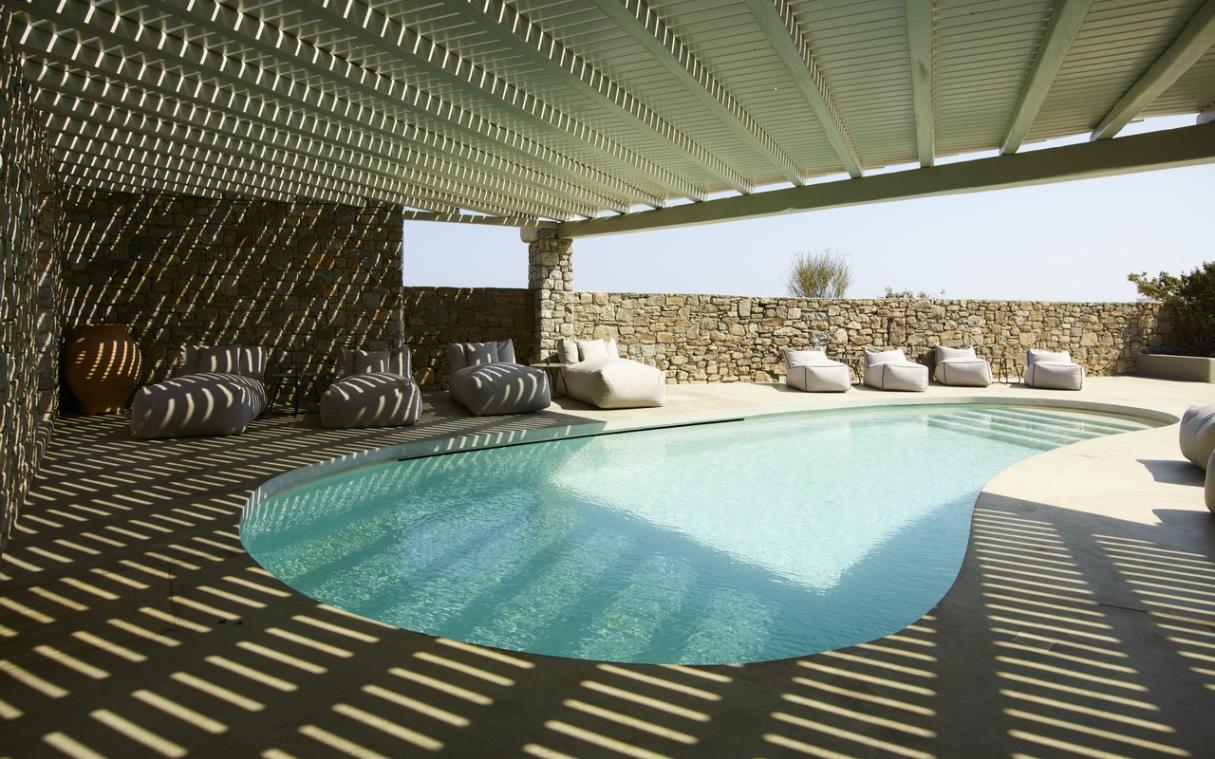 villa-mykonos-greek-islands-greece-luxury-pool-bluewave-XL-swim2.jpg