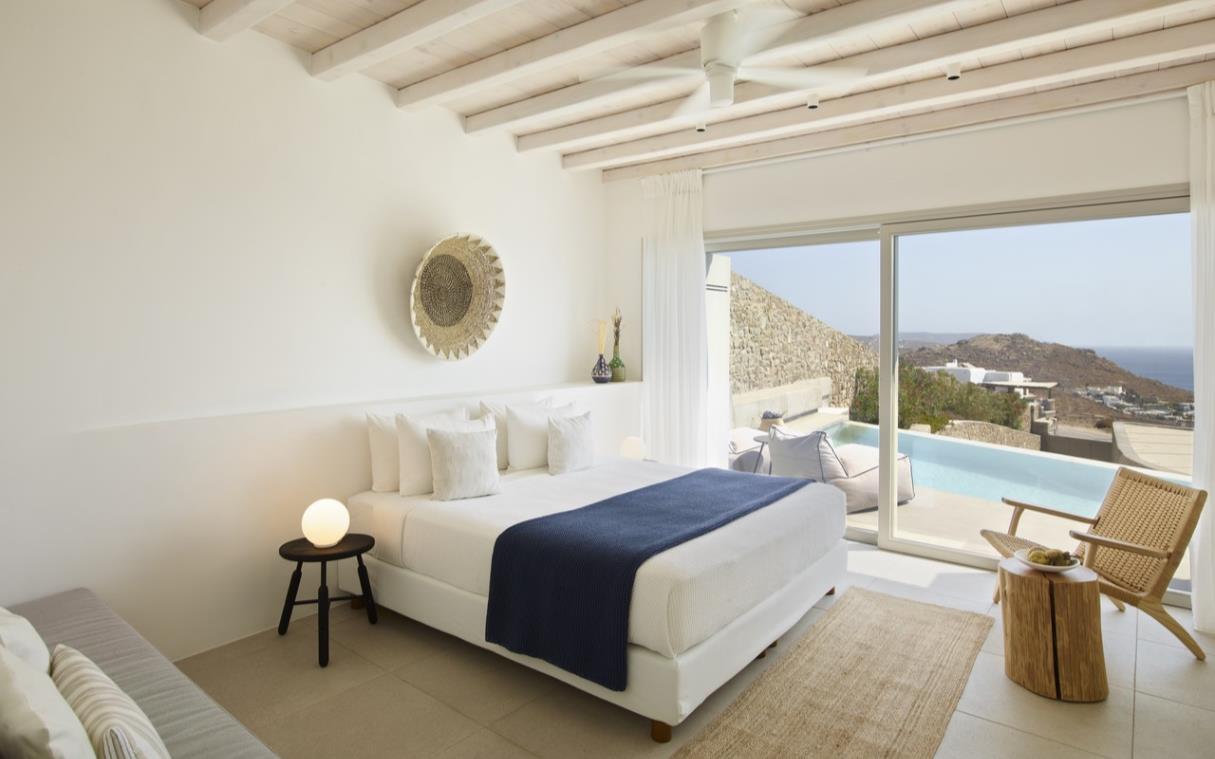 villa-mykonos-greek-islands-greece-luxury-pool-bluewave-XL-bed-gu (4).jpg